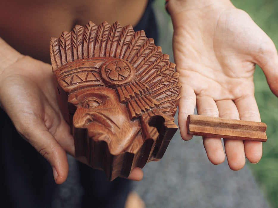 Engraved Teak Wood Shamanic Box  «Indian»
