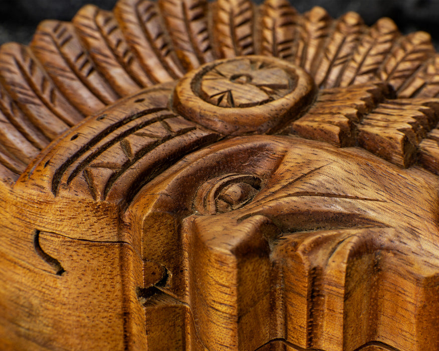 Engraved Teak Wood Shamanic Box  «Indian»