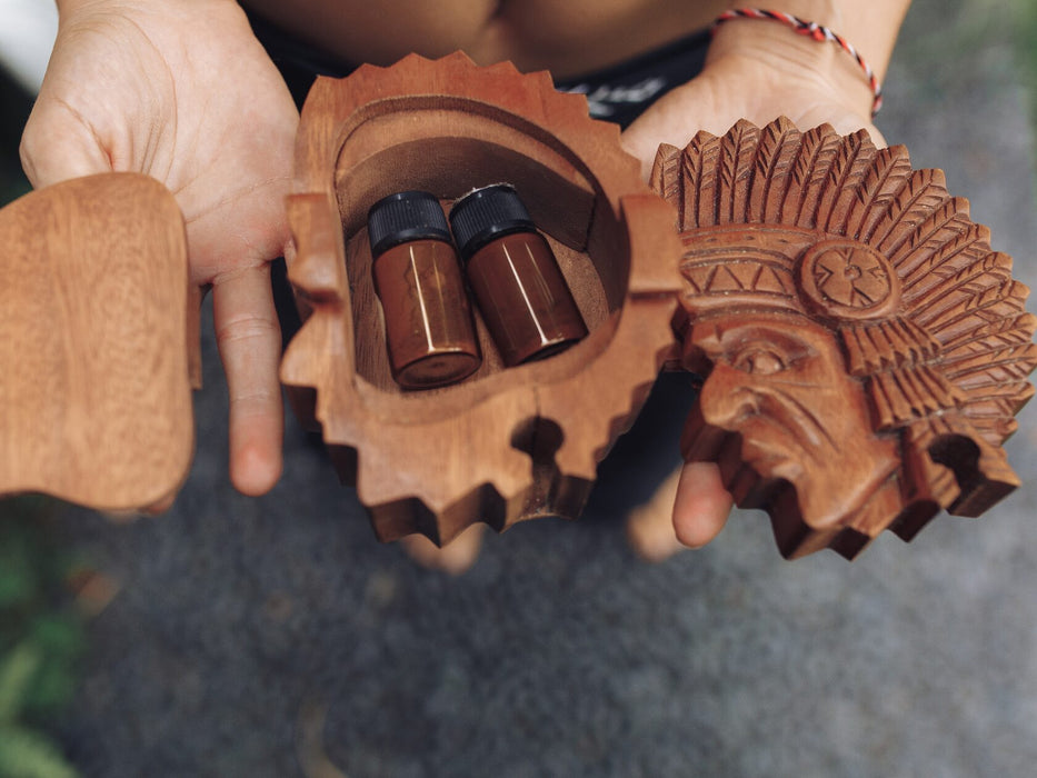 Engraved Teak Wood Shamanic Box  «Indian»