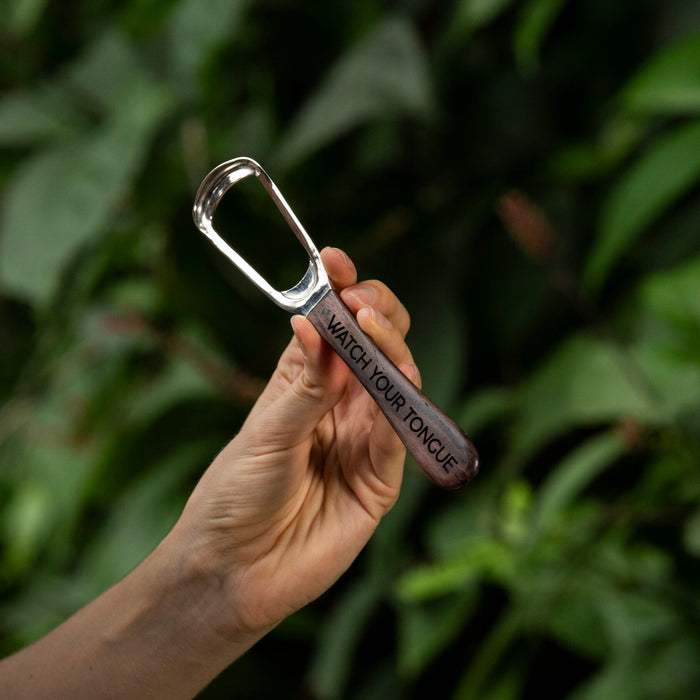 Upgrade your oral care with our Palissandre and Sterling Silver Tongue Scraper. Crafted from exquisite wood and antibacterial silver, it effectively removes plaque, ensuring a cleaner, healthier mouth.